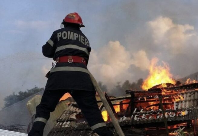 INCENDIU ÎN CONTEȘTI, ANEXĂ CUPRINSĂ COMPLET DE FLĂCĂRI