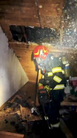 Incendiu la o locuință în comuna Răzvad, sat Valea Voievozilor