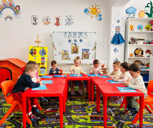 Înscrierile la creșă și grădiniță 2026–2027 în Dâmbovița: IȘJ a publicat calendarul oficial