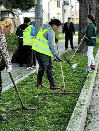 Municipiul Târgoviște este igienizat stradă cu stradă