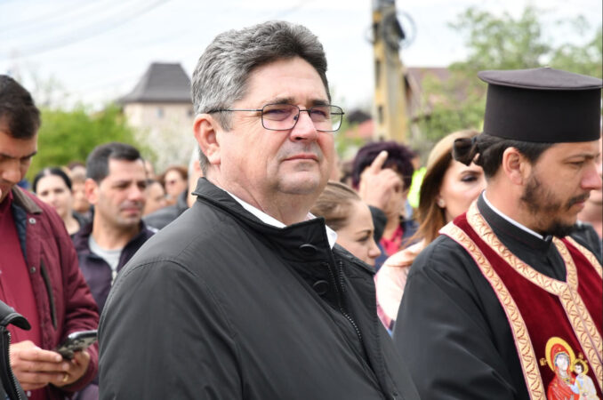 Procesiune impresionantă de Sfântul Gheorghe la Răcari, comunitatea unită în rugăciune și tradiție