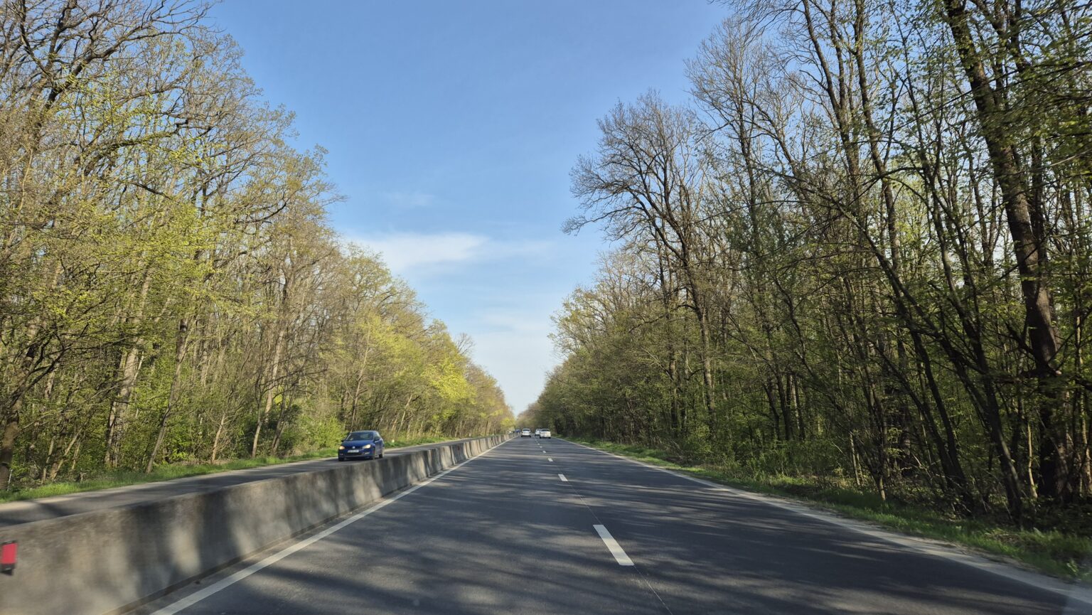 Prognoza meteo: vreme mai caldă, dar cu ploi în aproape toată țara