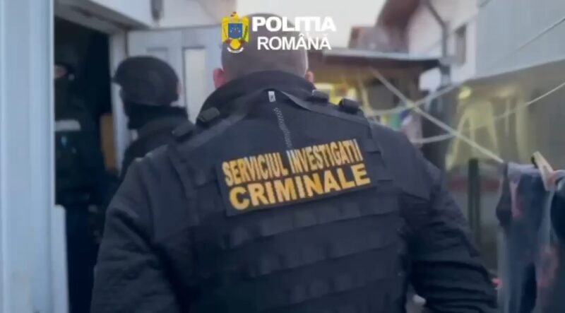Rețea de proxenetism și camătă, destructurată în Dâmbovița: 18 percheziții