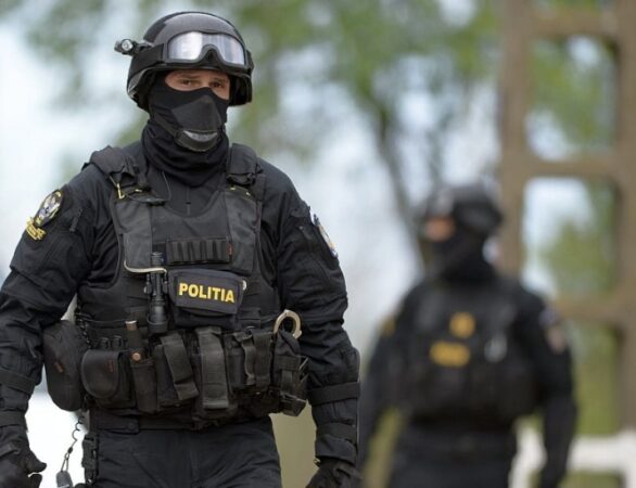 Trei bărbați din Târgoviște, arestați preventiv pentru lovire și tulburarea ordinii publice