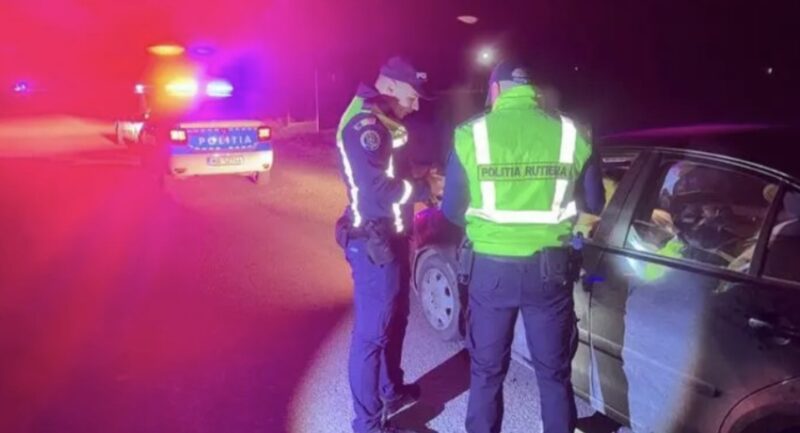 AUTOTURISM CU NUMERE DE ÎNMATRICULARE FALSE, DESCOPERIT DE POLIȚIȘTI AUTOTURISM CU NUMERE DE ÎNMATRICULARE FALSE, DESCOPERIT DE POLIȚIȘTI