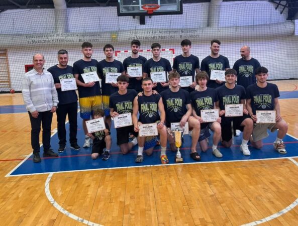 CSU Târgoviște urcă pe podium în Final Four! Victorie de prestigiu și medalie de bronz pentru echipa dâmbovițeană CSU Târgoviște