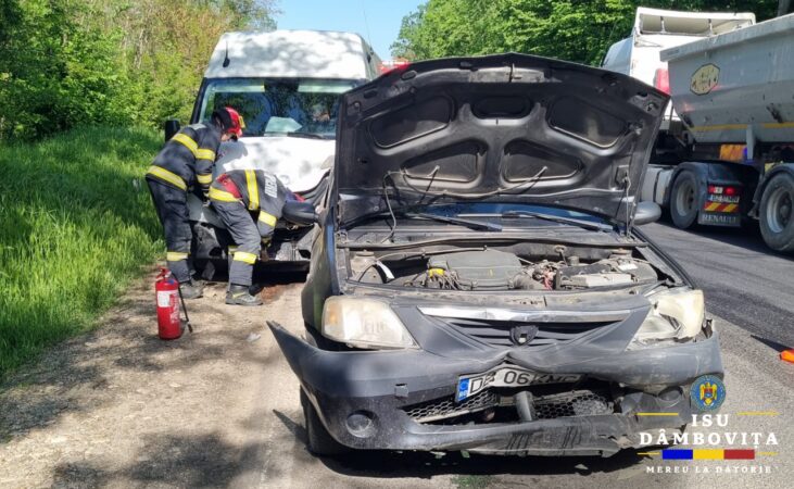 Carambol la Priseaca! Trei autoturisme implicate, un bărbat a ajuns la spital Carambol la Priseaca! Trei autoturisme implicate, un bărbat a ajuns la spital