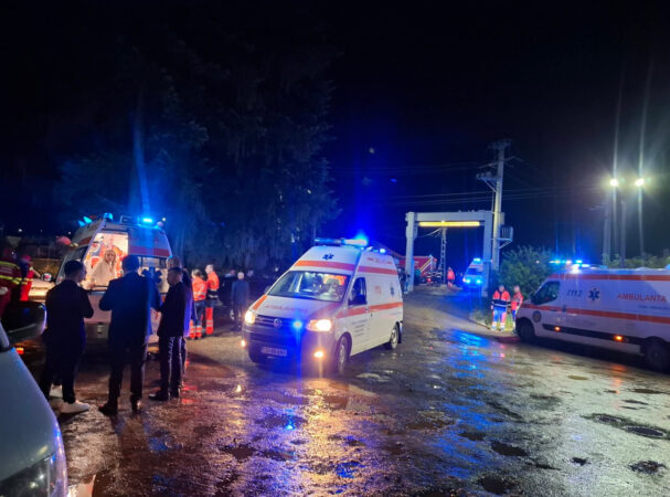 De la bal la spital: Suspiciune de toxiinfecție alimentară la Voinești, 30 de persoane afectate