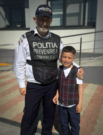  Dincolo de uniformă, oameni care inspiră generații