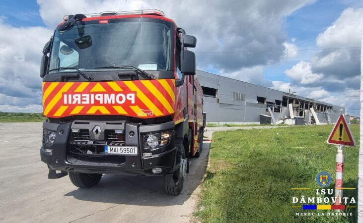 EXPLOZIE ÎNTR-O HALĂ DIN TÂRGOVIȘTE: O PERSOANĂ RĂNITĂ ȘI 44 DE PERSOANE EVACUATE.