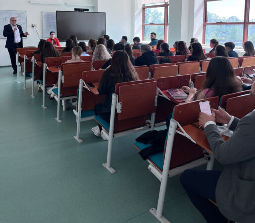 Întâlnire importantă pentru studenții de la Drept din Târgoviște: dialog despre muncă, drepturi și realitatea din practică Întâlnire importantă pentru studenții de la Drept din Târgoviște: dialog despre muncă, drepturi și realitatea din practică