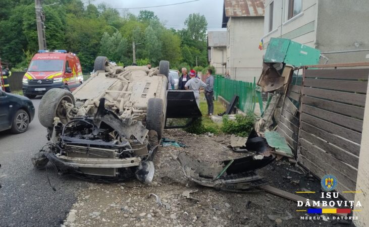 LA UN PAS DE TRAGEDIE ÎN OCNIȚA: AUTOTURISM RĂSTURNAT, TREI VICTIME TRANSPORTATE LA SPITAL LA UN PAS DE TRAGEDIE ÎN OCNIȚA: AUTOTURISM RĂSTURNAT, TREI VICTIME TRANSPORTATE LA SPITAL