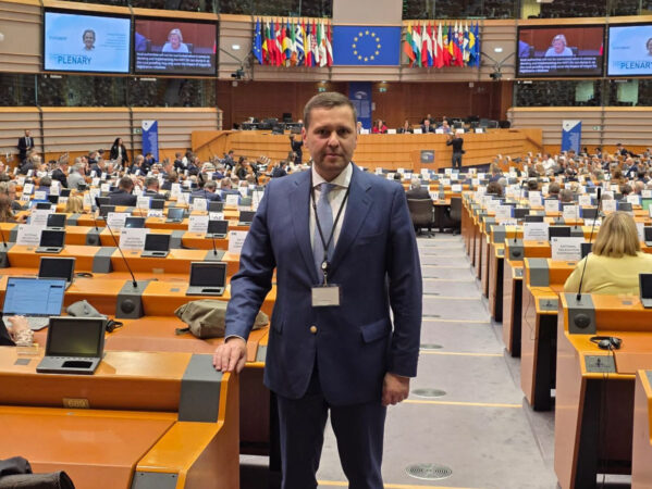 Președintele CJ Dâmbovița, Corneliu Ștefan, la Bruxelles: Dâmbovița trebuie să fie prezentă acolo unde se decid politicile europene