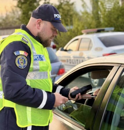 Săptămâna Națională a Siguranței Rutiere: acțiuni și controale în trafic desfășurate de polițiștii din Dâmbovița Săptămâna Națională a Siguranței Rutiere: acțiuni și controale în trafic desfășurate de polițiștii din Dâmbovița