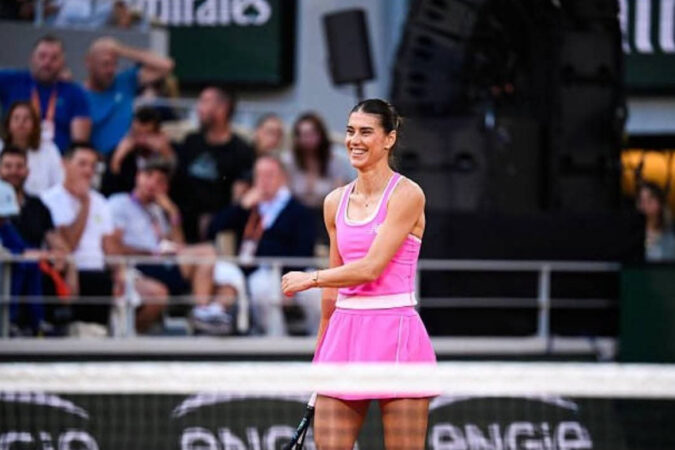 Sorana Cîrstea a debutat cu victorie la Roland Garros Sorana Cîrstea a debutat cu victorie la Roland Garros