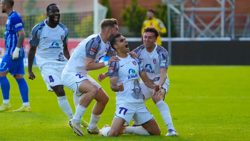 Spectacol total la Târgoviște! Chindia și Farul au oferit un meci nebun, terminat 3-3, în prima manșă a barajului pentru SuperLigă,