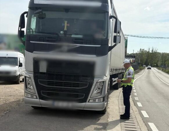 Operațiunea „TRUCK & BUS” în Dâmbovița: peste 500 de sancțiuni aplicate de polițiștii rutieri