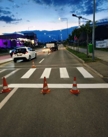 Târgoviște: lucrări nocturne pentru refacerea marcajelor rutiere și creșterea siguranței în trafic