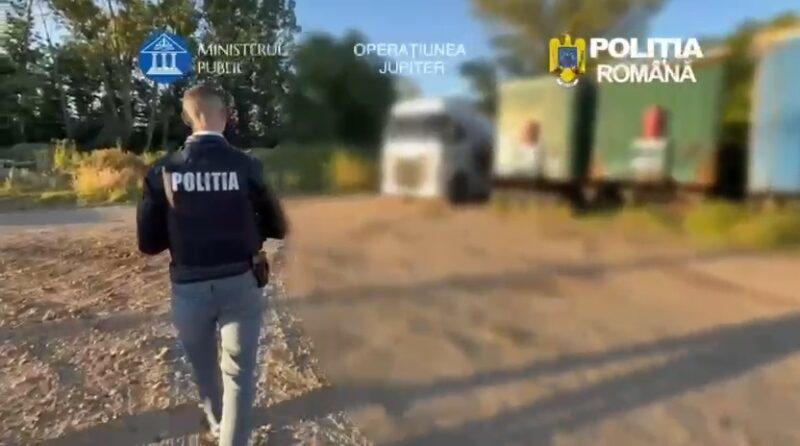 62 de percheziții într-un dosar de furt calificat de produse petroliere
