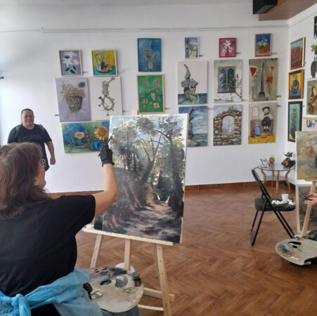 Arta fără vârstă, celebrată la Zilele Județului Dâmbovița. Expoziție impresionantă la Galeria Framing Art
