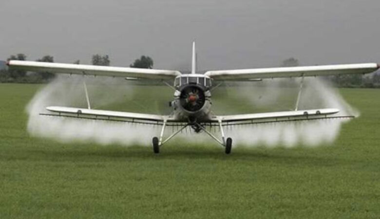 Avioanele revin deasupra Târgoviștei! Începe lupta împotriva țânțarilor și insectelor de disconfort Avioanele revin deasupra Târgoviștei! Începe lupta împotriva țânțarilor și insectelor de disconfort