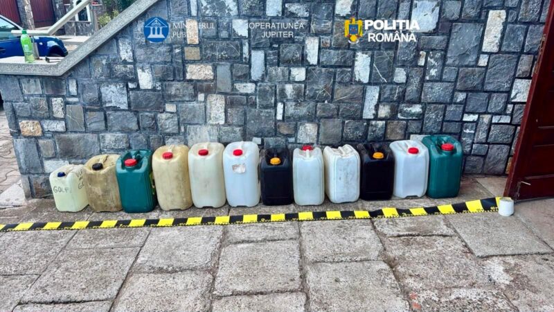 Captură record în Dâmbovița: 3.000 litri carburant, 22 autocisterne și bani ridicați într-un dosar de furt petrolier Captură record în Dâmbovița: 3.000 litri carburant, 22 autocisterne și bani ridicați într-un dosar de furt petrolier