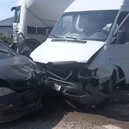 Carambol pe DN 72, în Valea Voievozilor Carambol pe DN 72, în Valea Voievozilor