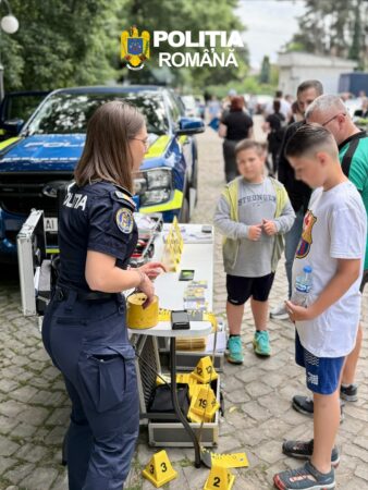 Copiii au fost polițiști pentru o zi în Dâmbovița