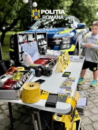 Copiii au fost polițiști pentru o zi în Dâmbovița