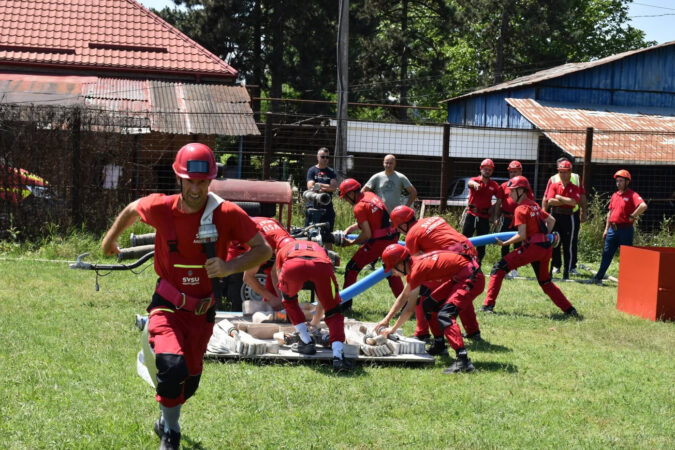 Dâmbovița își testează salvatorii: competiție intensă între serviciile de urgență voluntare și private Dâmbovița își testează salvatorii: competiție intensă între serviciile de urgență voluntare și private