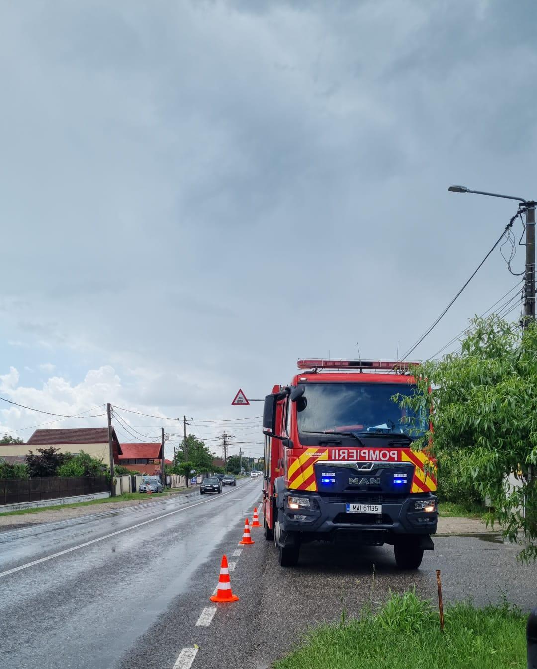 Furtuna a creat probleme în mai multe localități din Dâmbovița