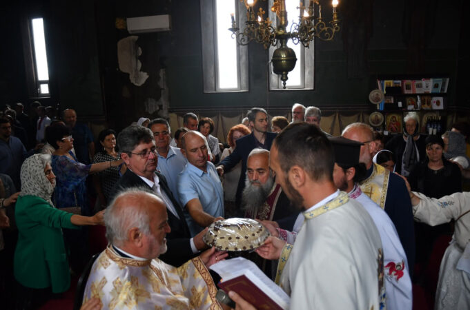 Hram cu emoție și lumină la Parohia Ghergani: comunitatea s-a adunat în jurul credinței
