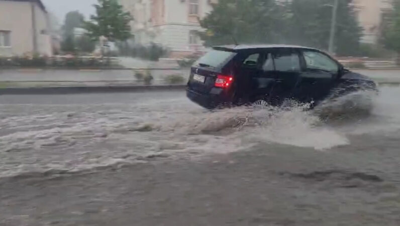 ISU Dâmbovița avertizează: Respectați măsurile de siguranță pe durata fenomenelor meteo periculoase