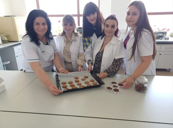 Inovație în laboratorul studenților: fursecuri sănătoase create la Târgoviște Inovație în laboratorul studenților: fursecuri sănătoase create la Târgoviște
