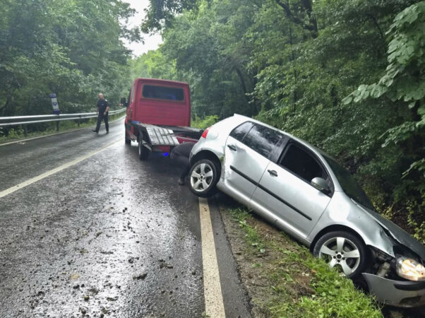 Jandarmii dâmbovițeni, intervenție rapidă la un accident rutier pe DJ 720 Moreni – Târgoviște Jandarmii dâmbovițeni, intervenție rapidă la un accident rutier pe DJ 720 Moreni – Târgoviște