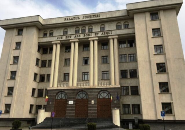 Judecătorii Tribunalului Dâmbovița avertizează: activitatea instanței poate fi suspendată Judecătorii Tribunalului Dâmbovița avertizează: activitatea instanței poate fi suspendată