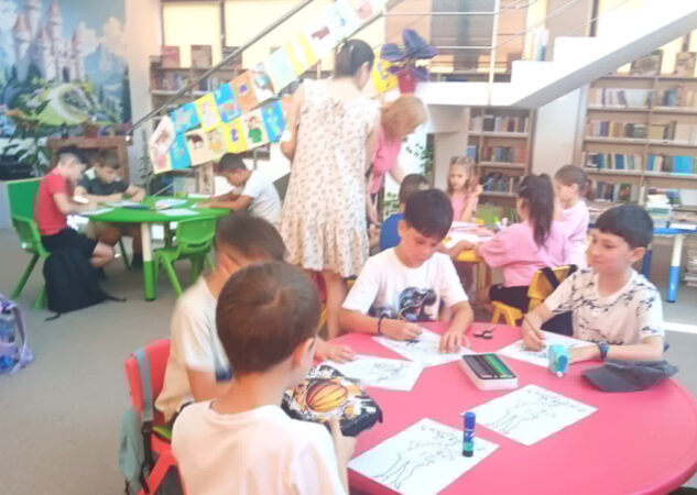 „Prietenie... pe o... sfoară...”, lectură, joacă și imaginație la Biblioteca Județeană Dâmbovița