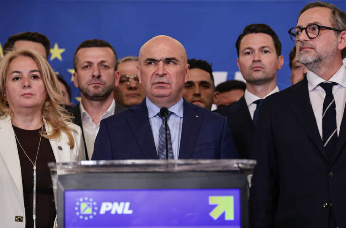 Scandal în PNL: tabere în război, contestări și acuzații de „preluare a partidului” Scandal în PNL: tabere în război, contestări și acuzații de „preluare a partidului”
