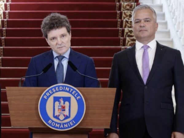Schița Guvernului Veștea prinde contur: negocieri tensionate înaintea votului din Parlament Schița Guvernului Veștea prinde contur: negocieri tensionate înaintea votului din Parlament