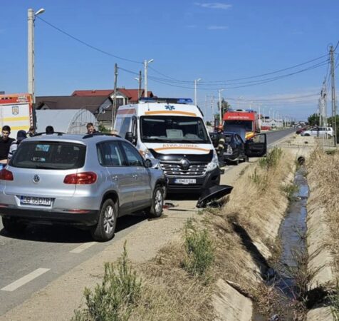 Accident rutier la Băleni! Doi bărbați au ajuns la spital după ciocnirea a două autoturisme Accident rutier la Băleni! Doi bărbați au ajuns la spital după ciocnirea a două autoturisme