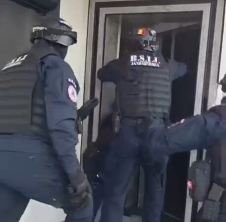 Destructurarea unei rețele de trafic de persoane cu legături în Dâmbovița și Amsterdam