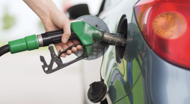 Exod la benzinăriile din Bulgaria! Tot mai mulți șoferi români trec granița după explozia prețurilor la carburanți Exod la benzinăriile din Bulgaria! Tot mai mulți șoferi români trec granița după explozia prețurilor la carburanți