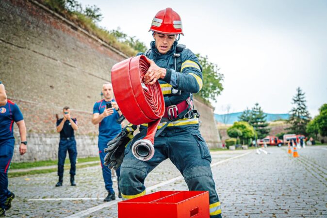 Începe lupta pentru titlul de „Cel mai puternic pompier”!