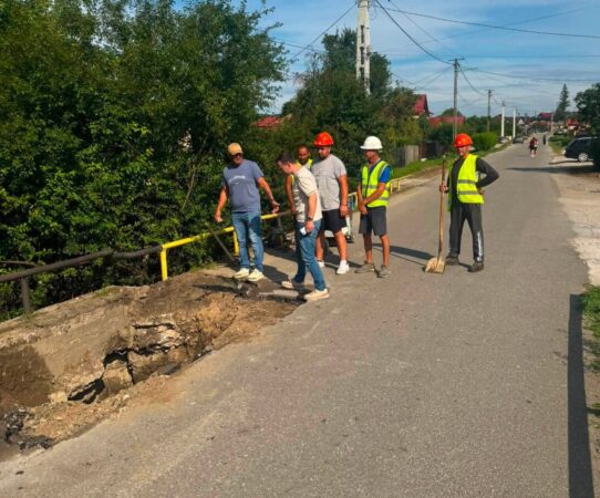 Pod închis temporar la Răzvad! Se intervine de urgență în zona Școlii Gorgota Pod închis temporar la Răzvad! Se intervine de urgență în zona Școlii Gorgota