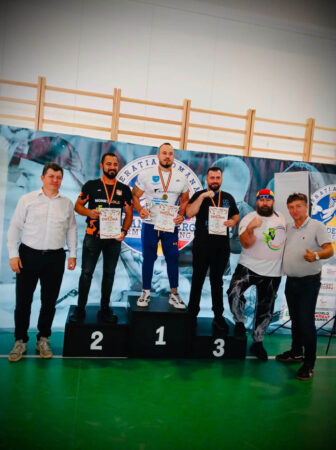 Răcari are campioni! Sergiu și Liliana Țecu au cucerit medalii la Cupa României de Skandenberg