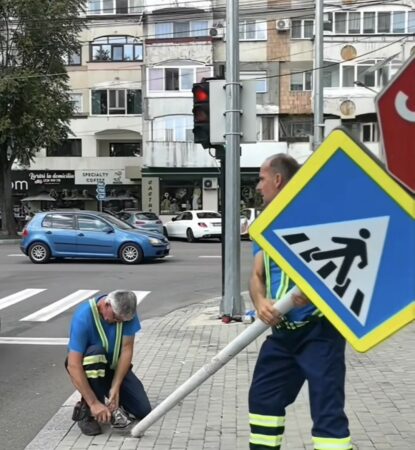Târgoviște scapă de „pădurea de stâlpi”. Peste 100 de elemente inutile, demontate în doar două zile