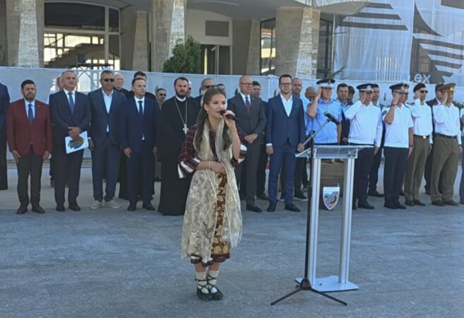 Târgoviștea a celebrat Ziua Imnului Național al României printr-o ceremonie solemnă în Piața Tricolorului