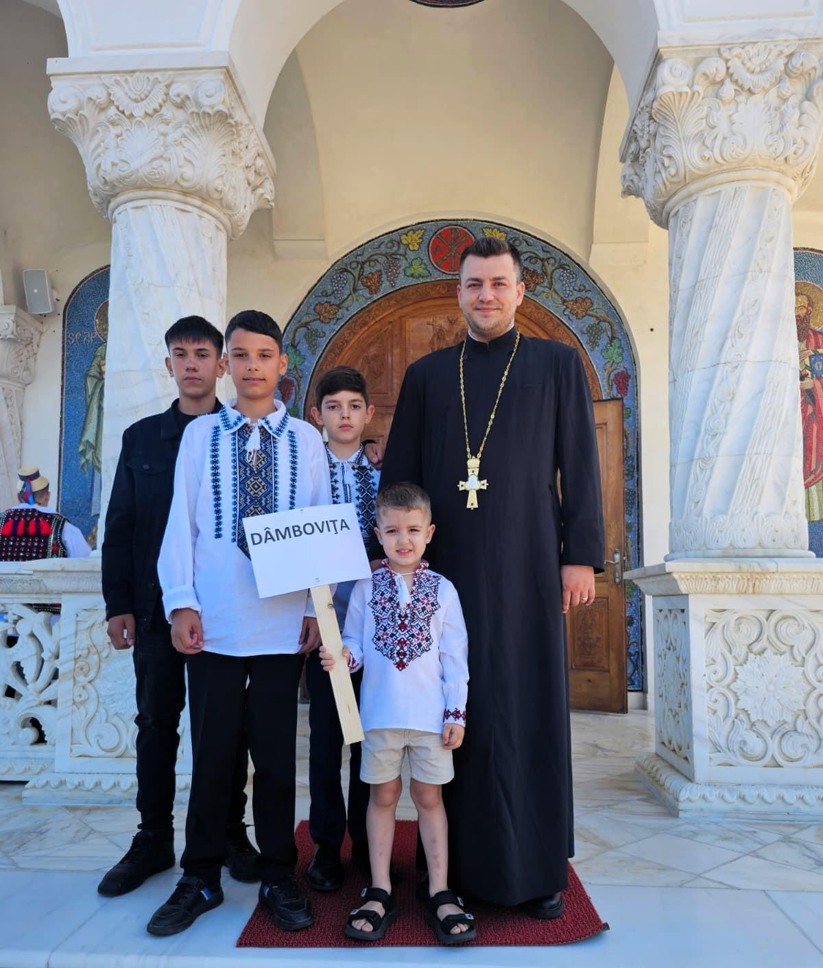 Tinerii din Arhiepiscopia Târgoviștei, pe primul loc la Festivalul Internațional de Toacă de la Victoria