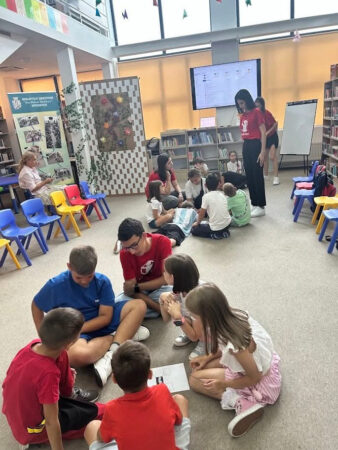 „Vacanță la Bibliotecă”  a continuat  cu o zi dedicată jocurilor copilăriei 