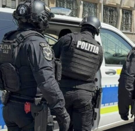 A făcut prăpăd la Spitalul Găești! A distrus bunuri, a amenințat un medic și a ajuns după gratii A făcut prăpăd la Spitalul Găești! A distrus bunuri, a amenințat un medic și a ajuns după gratii